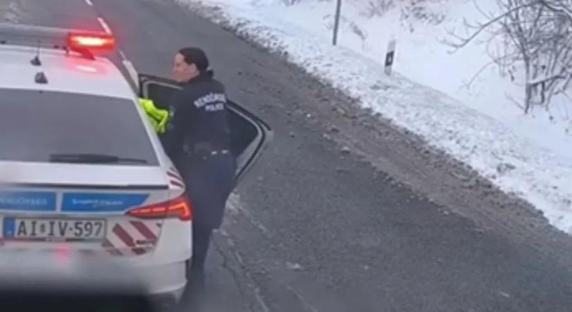 Terjed a neten az elakadt kamionos megbüntetéséről szóló videó, a rendőrség is reagált