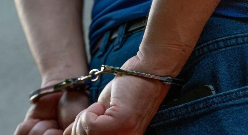 Brutális gyilkosság Csongrádon, konyhakéssel végzett áldozatával