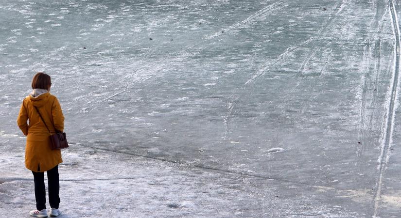 Befagyott a Balaton – de szabad a jégre menni korcsolyázni?