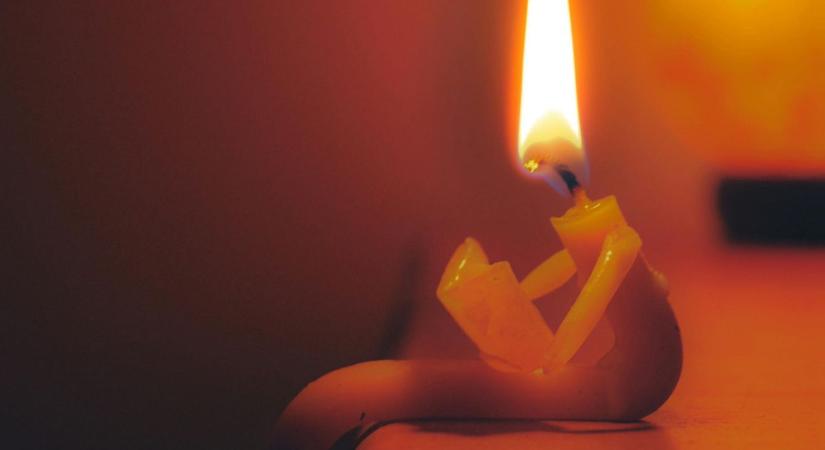 Több bakonyi faluban fűtés, világítás nélküli éjszakára készülnek – Az E.ON-tól tudjuk, mi várható