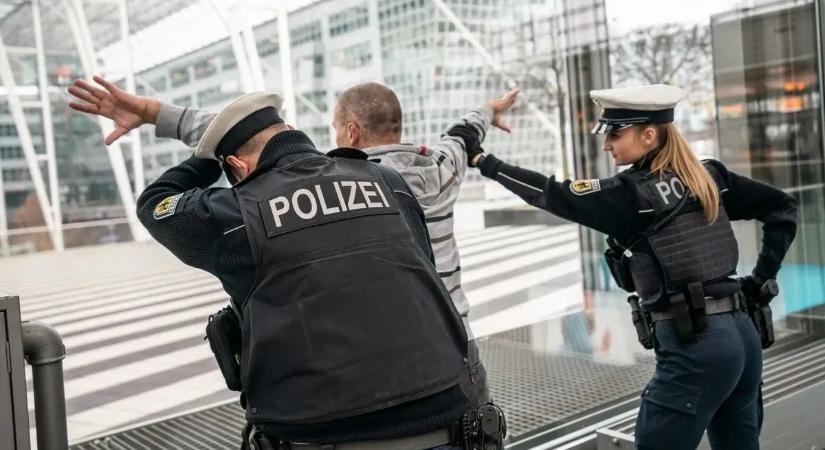 Hatalmas botrány: őrizetbe vették a BMW egyik csúcsvezetőjét – saját lánya jelentette fel