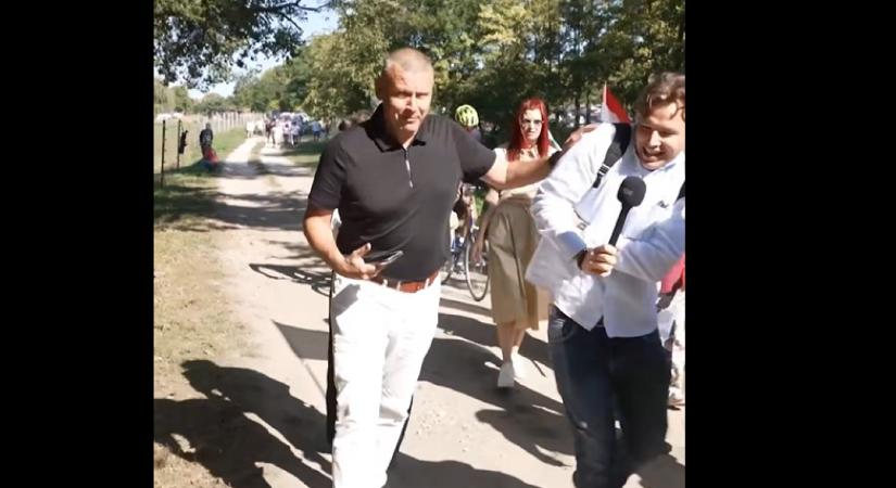 A Mandiner riporterének meglökése miatt javasol vádemelést a rendőrség Ruszin-Szendi Romulusz ellen