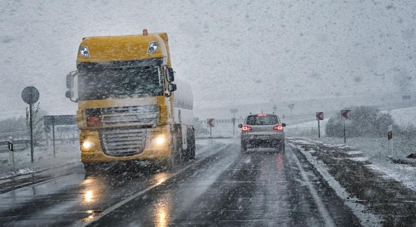 A rendőrség azt tanácsolja ónos eső esetén senki se induljon útnak!