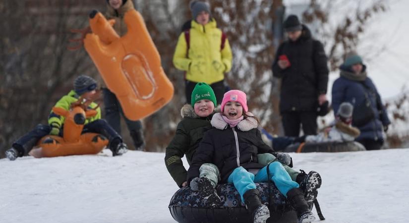 A havazás teljesen átírta a bevásárlólistát: van, amiből 3600 százalékkal többet adtak el, és nem a szánkó az