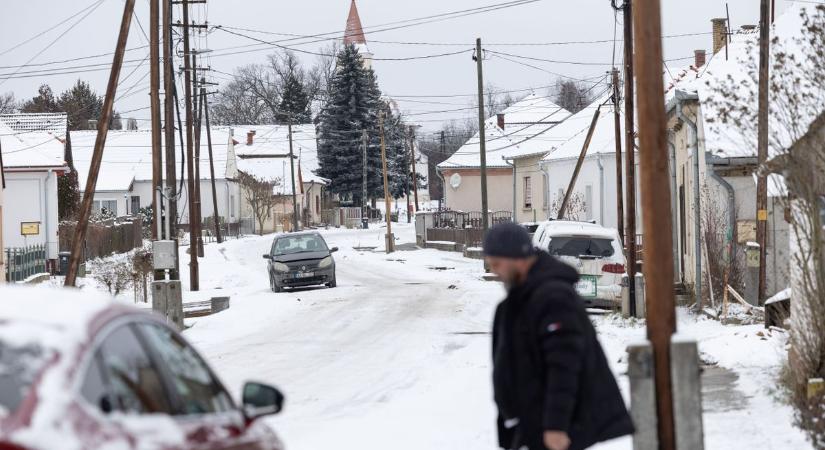 Az ónos esőt vidékünkön hófúvás válthatja fel – mutatjuk, milyen az utak állapota jelenleg a Dunántúlon