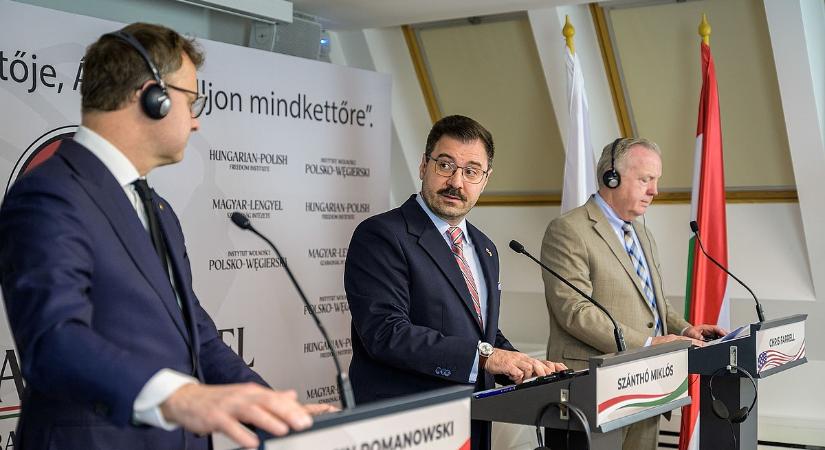 Érik a diplomáciai csörte: két újabb lengyel állampolgár kapott menedékjogot Magyarországon