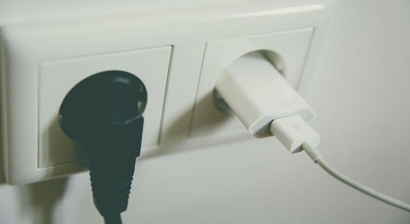 Félelmetes villanyszámlák jöhetnek az ünnepek alatti áram használat miatt