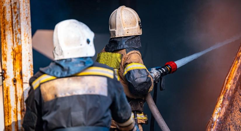 Szerelme mellett, riasztás közben halt meg egy fiatal önkéntes tűzoltó