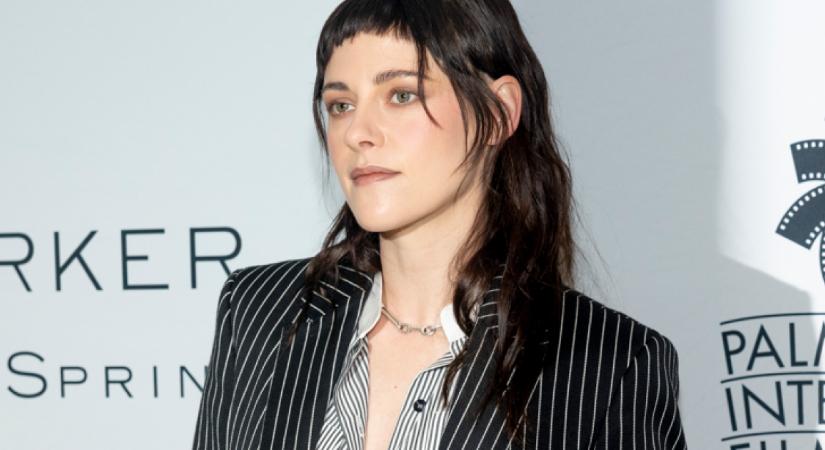 Kristen Stewart sokkoló pucérruhájára nehéz szavakat találni