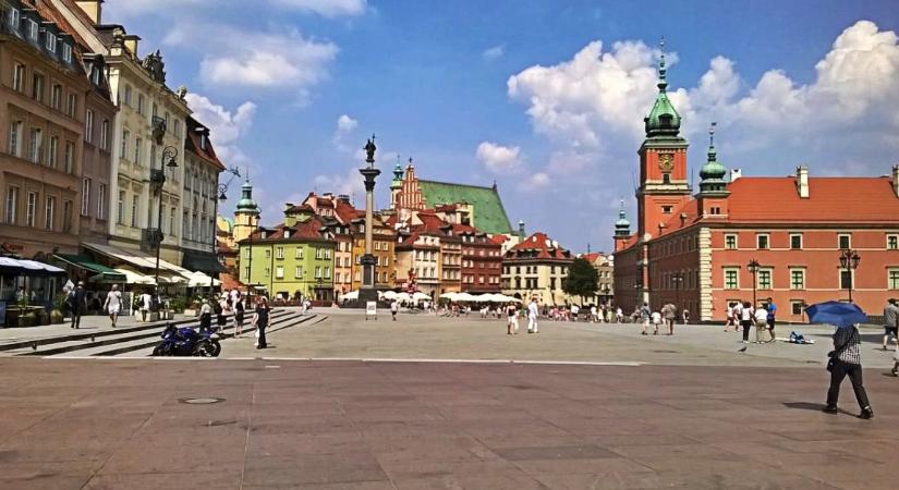 Bekérette a lengyel külügy a varsói magyar nagykövetet