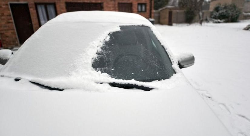 A nagy hó nem válogat: a Jászkunságban több helyen okoz komoly gondot