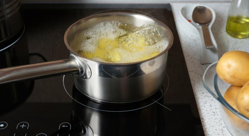 Vízben szoktad főzni a krumplit? Ezért ne tedd!
