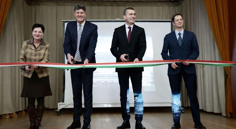 Több mint harminc millió forintból újult meg a röszkei művelődési ház tetőszerkezete