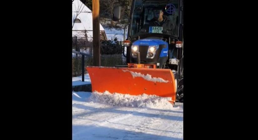 Hóhelyzet: Jól vizsgáztak a vasi falvakban a traktorok - videó