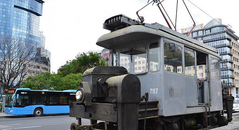 Évszázados járművekkel takarítják a havat több magyar városban