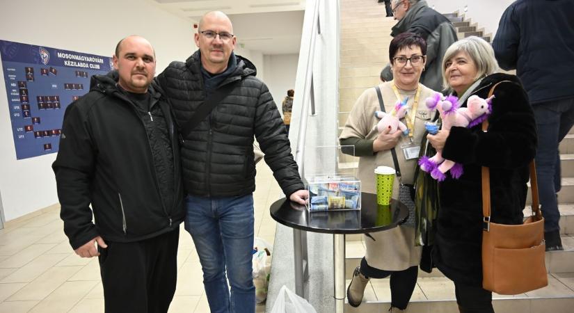 Édesanya nélkül maradt családot támogatnak félmillió forinttal - fotó