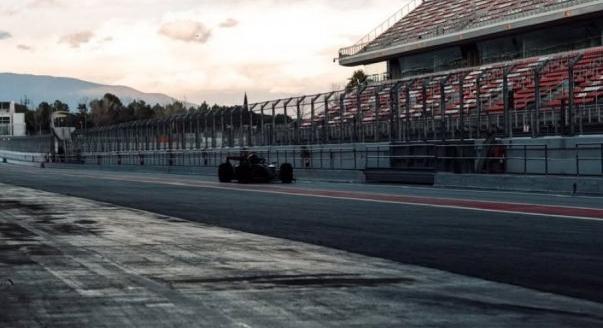 Fotókon és videón az F1-es Audi bejáratása