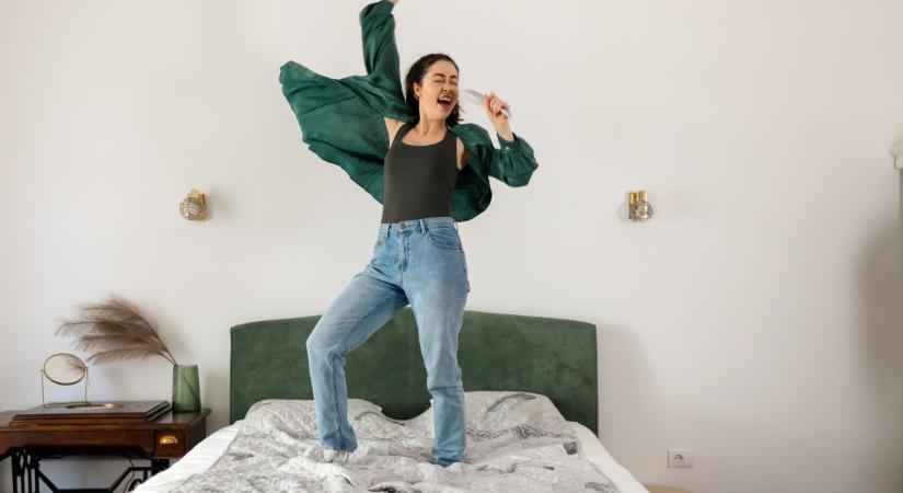 Nem kávézol? Csináld ezt reggelente 1 percig, és meglepően több energiád lesz egész nap