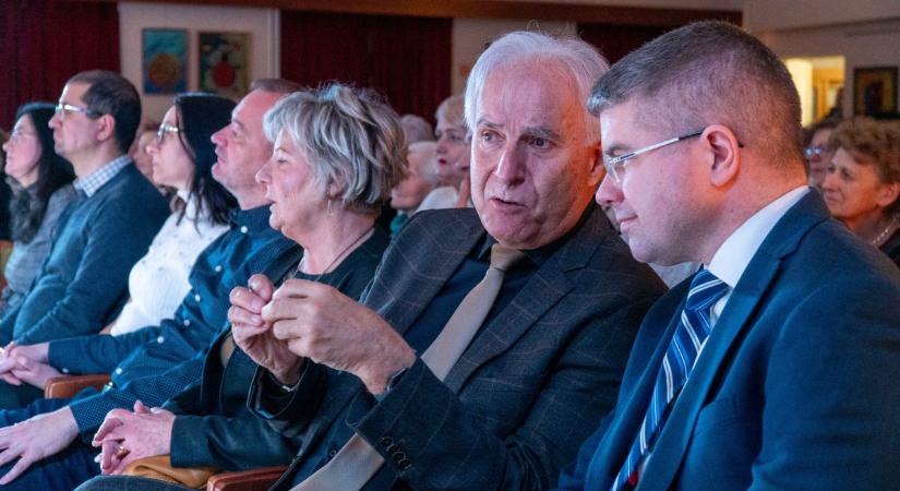 Ágh Péter: Répcelak ügye összeköt