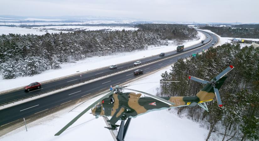 Ingyenjeggyel, lezárásokkal próbálják elriasztani a vezetéstől a magyarokat hétvégén