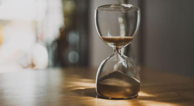 Rugóra járt az idő