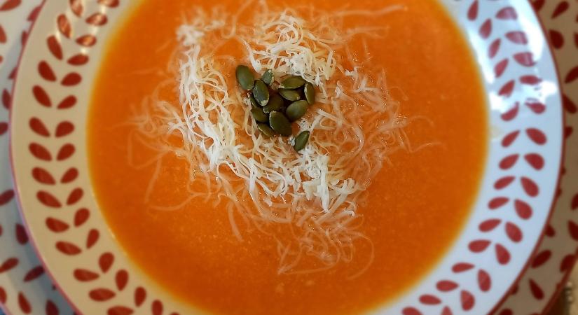 A lelkünket is átmelegíti ez az egyszerű sütőtökkrémleves