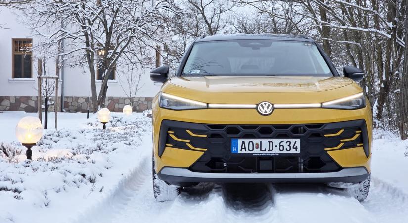 A magyarok kedvenc VW-ja: a hófedte Tokajban versenyeztünk a vadonatúj T-Roc-kal