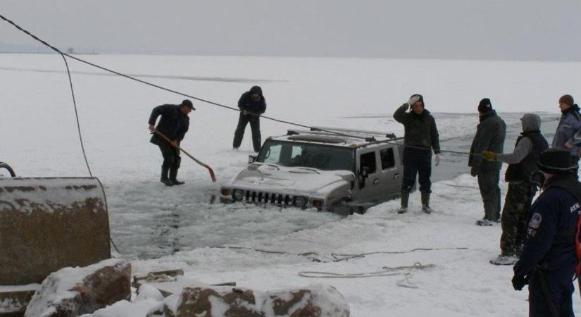 Hoppá! Árulják a jeges Balatonba szakadt híres Hummert, ezt lehet tudni róla