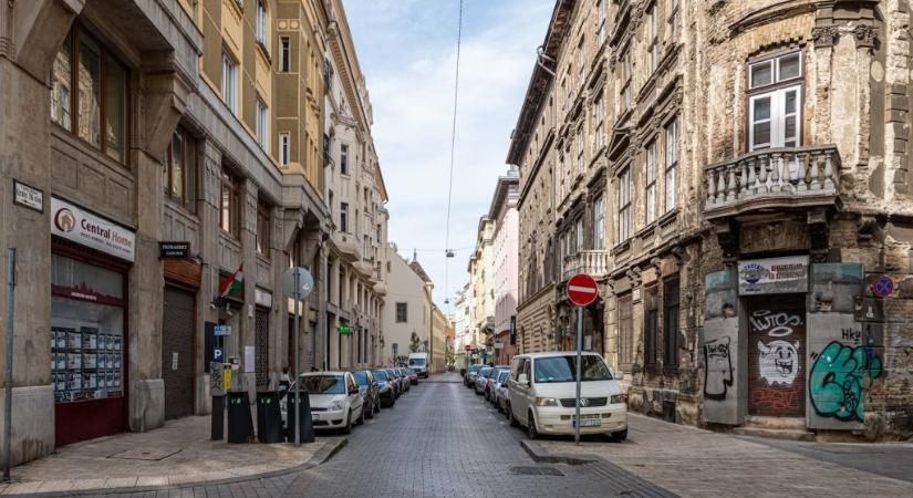 Ma is sokba kerülhet a parkolás