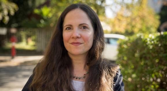 Mécs Anna: Zsákbamacska, kiből mit hoz ki az anyaság