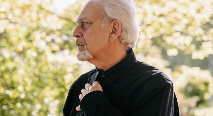 Védett kor 2026-ban – tényleg védve vannak az idősebb dolgozók?