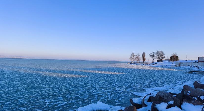 A rendőrség arra figyelmeztet, hogy jelenleg Magyarországon nincs olyan befagyott víz, amire rá lehetne menni