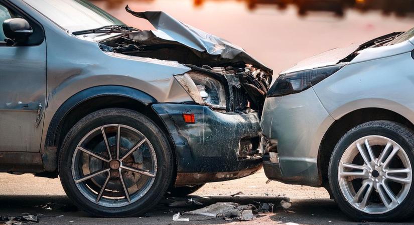 Karambol az M1-es autópályán Mosonszentmiklósnál - Lezárták a belső sávot