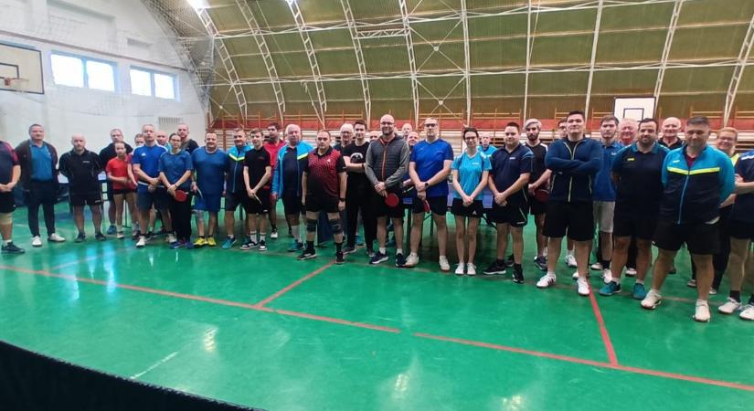 Mákos bejglivel melegítettek az újévre a vármegyei asztaliteniszezők