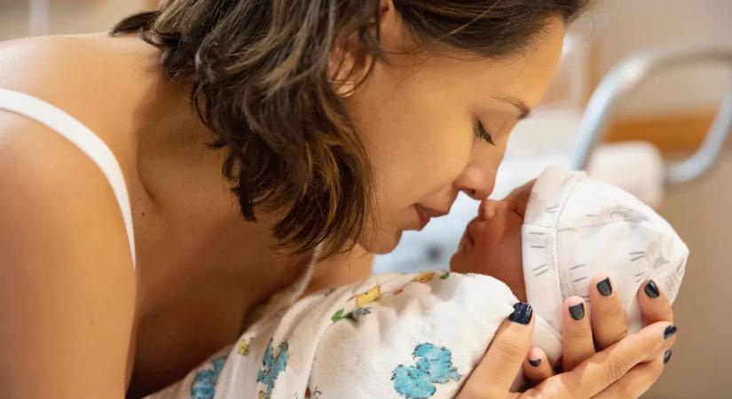 A legnagyobb rémálom: összecserélték a babákat a kórházban