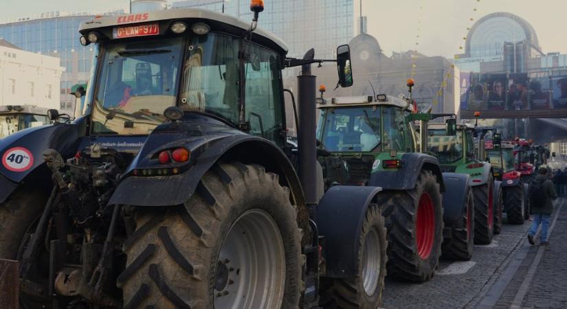 Traktorokkal Varsóig: gazdák ezrei tiltakoztak a Mercosur-egyezmény ellen