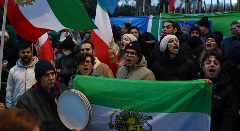 Újabb tüntetések Iránban