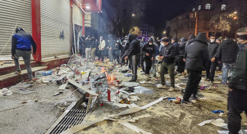 Kezdenek túlterhelődni a kórházak Iránban