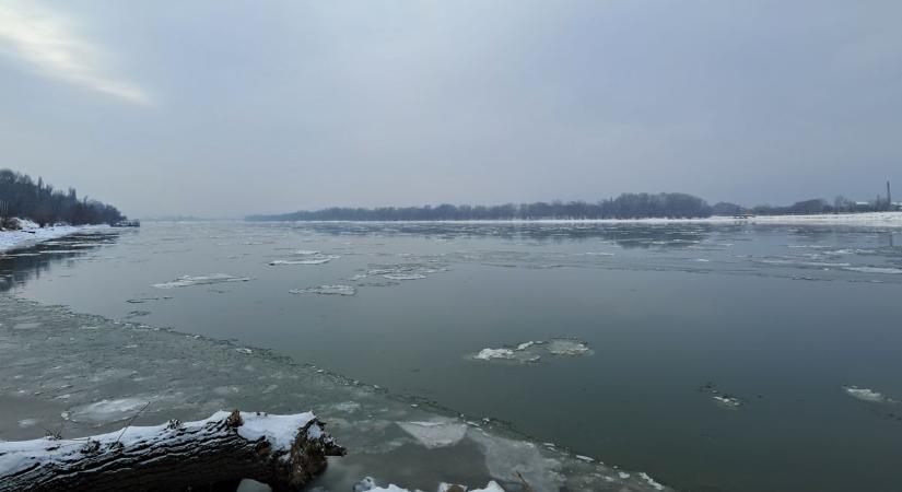 Jégzajlás a Dunán: fotók és videók az úszó jégtáblákról