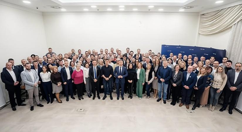 Magyar Péter odaszúrt egyet a Fidesznek a párt kongresszusa előtt