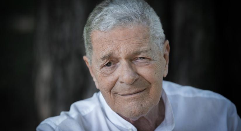 Mécs Károly alakításait huszáros tartás, sugárzó intellektus és elegancia jellemezte