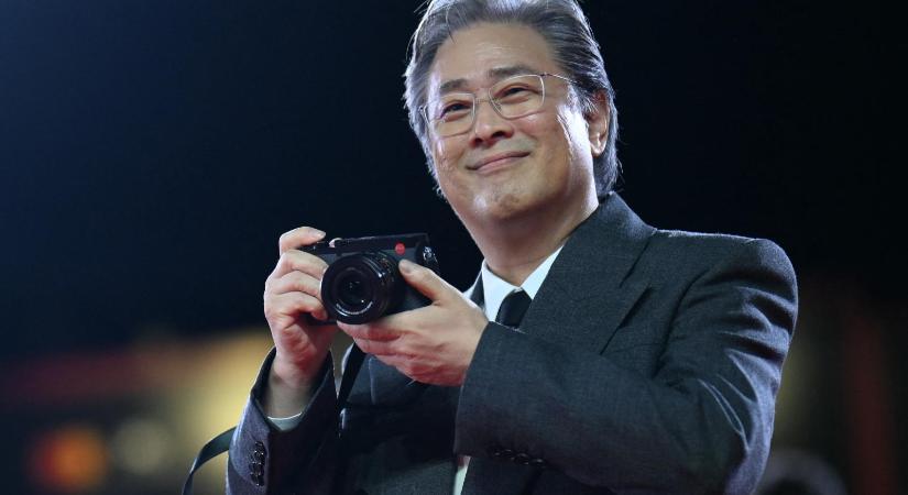 Legújabb filmjében papíripari munkásból gyilkossá válik Park Chan-wook koreai szuperdirektor főhőse
