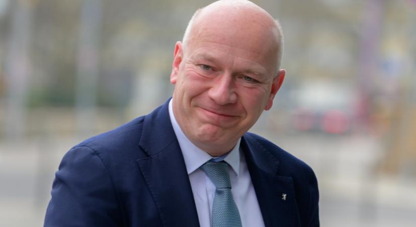 Kínos: lebukott a berlini főpolgármester, már a lemondását követelik