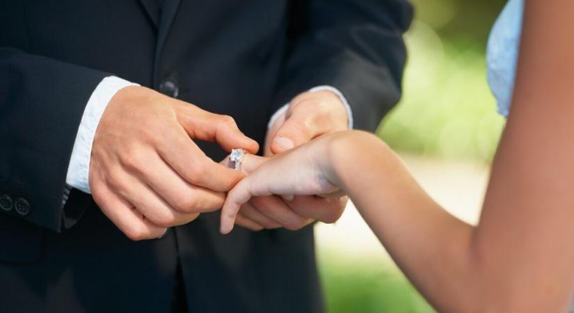 Álomesküvő után tragédia – a nászúton lett halálos beteg a férj, hetekkel később meghalt