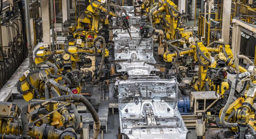 Kissé csökkent a gépkocsigyártás Romániában tavaly
