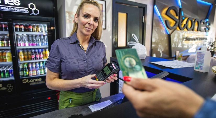 Hivatalos: 2026 tavaszáig él a SZÉP-kártyás élelmiszervásárlás – mutatjuk, mire költheti el a pénzét