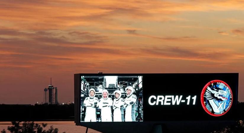 Dráma az űrben: kiderült, mikor hozza haza a NASA az űrhajósokat