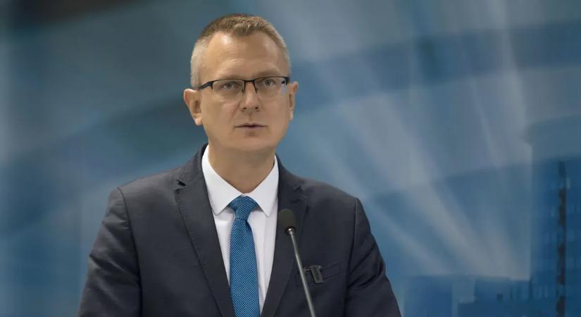 Rétvári Bence: Érezd a különbséget!