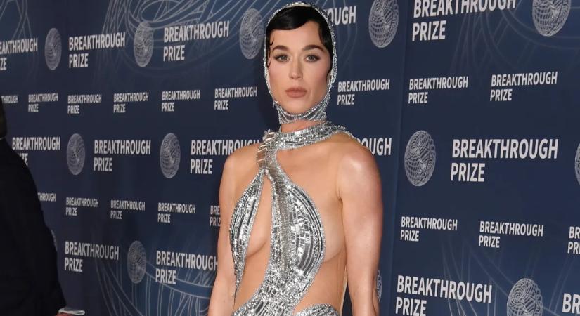 Mellek, mosoly, dívastílus - Katy Perry mindig tudja, mit mutasson