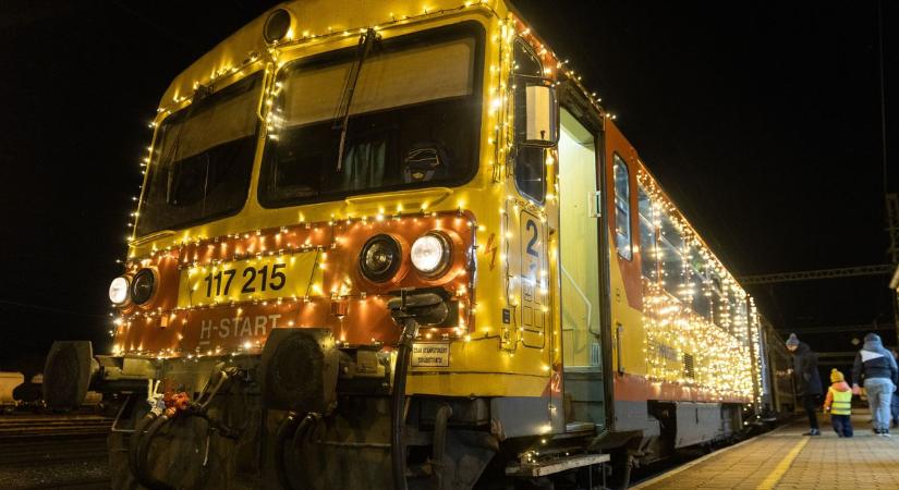 Fényvonat érkezik Dunaújvárosba